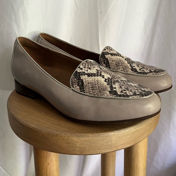 Gray and snake print Clark’s loafers! - Picture 4 of 6